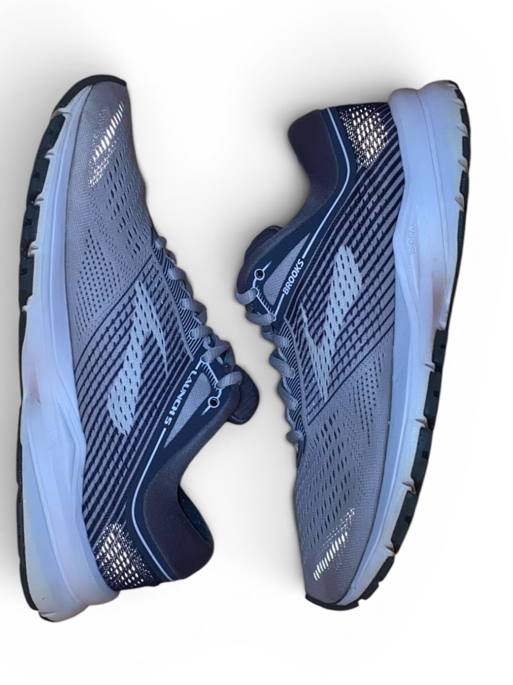 BROOKS LAUNCH 5 Women’s Neutral Runner Trainer Gray Ebony and White Size 8M - Picture 3 of 9